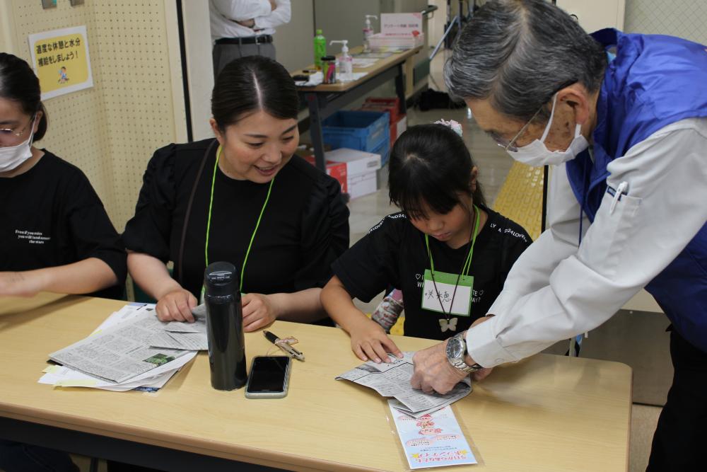 新聞紙で食器つくり