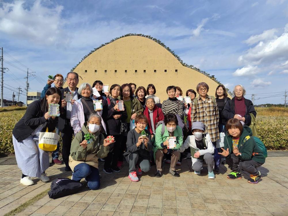 1764235698980　20251127社会見学集合写真①